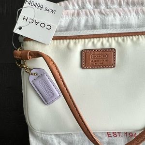 COACH • Hampton’s Weekend Collection Wristlet